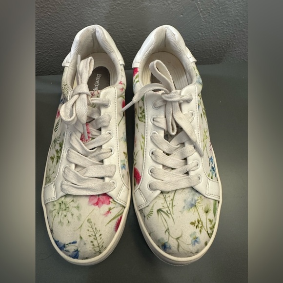BareTraps NISHELLE Women's Casuals sneakers white floral sneakers size 7 - Picture 2 of 7